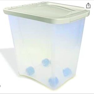 25-Pound Food Container with Wheels